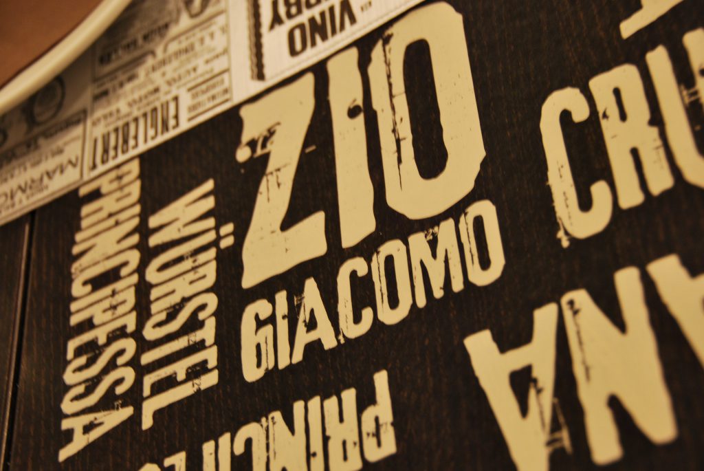 Zio Giacomo Pizzeria - Tavolo